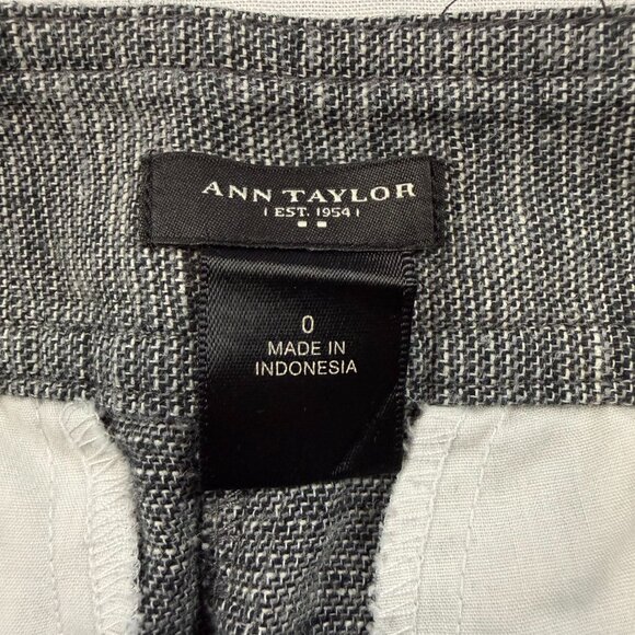 Ann Taylor Grey Linen Blend Mini Skirt Size 0 Pockets - Picture 2 of 5